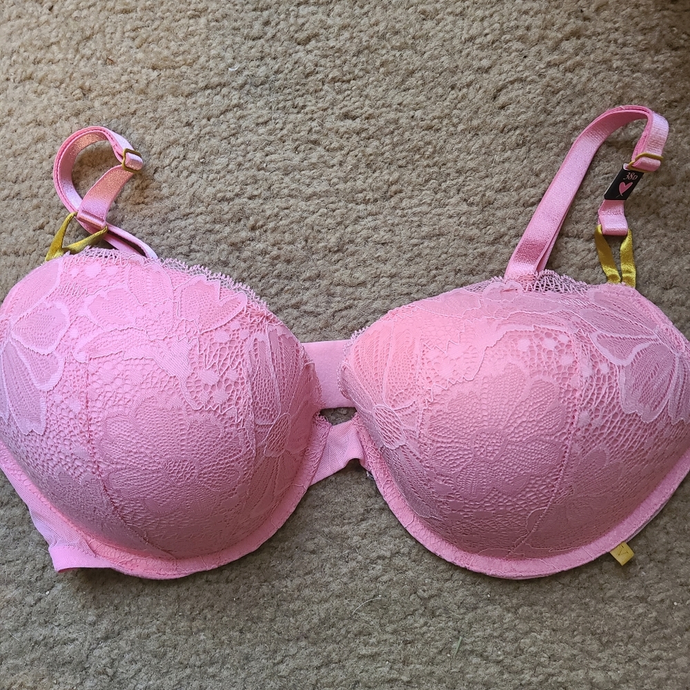 NWT VICTORIA'S SECRET PUSH UP BRA 38D
